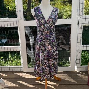 Athleta sleeveless dress floral paisley design V-neck cinched waist w/ pockets